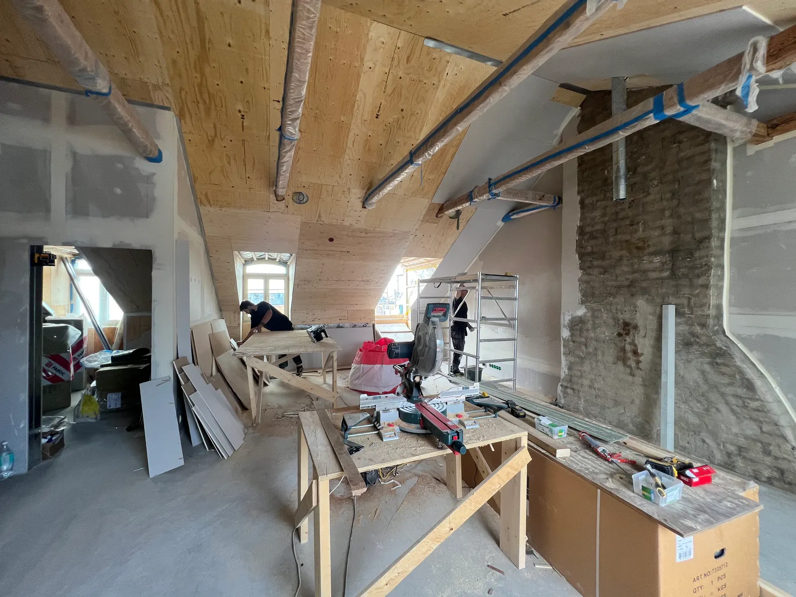 Innertak och väggar i plywood